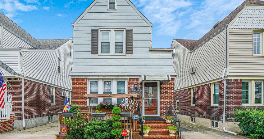 Marguerite  Karamoshos Queens