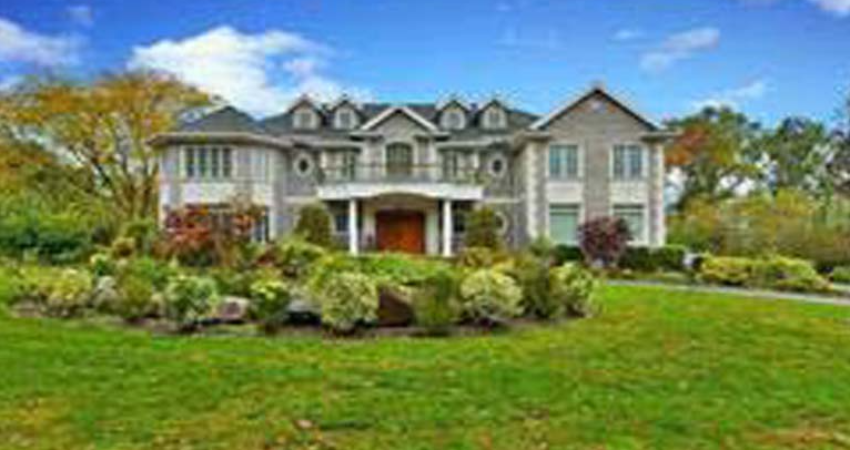 Amanda  Zambrzycki Queens