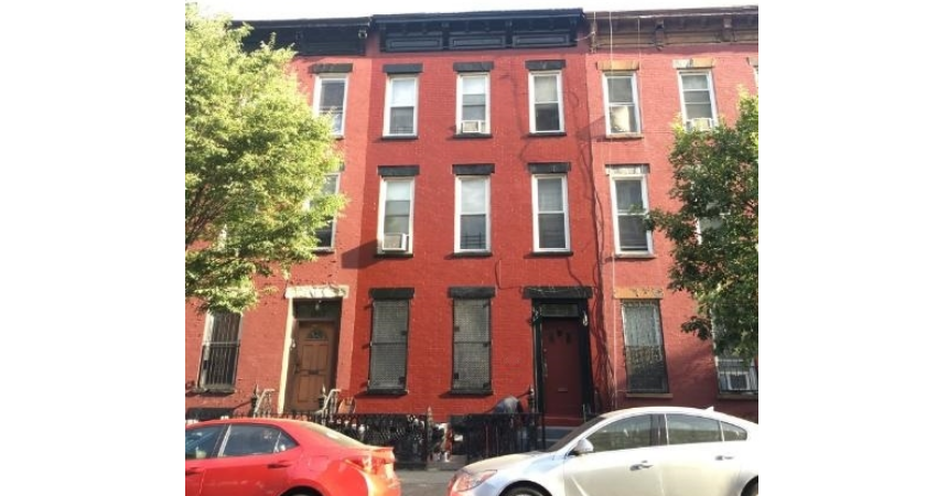 Jasmine  Sripho Queens